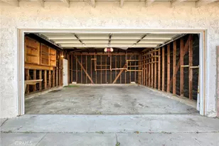 10352 Hayvenhurst Ave, Granada Hills, CA 91344 - Photo 25