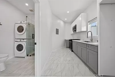 8100 Bellaire Avenue, North Hollywood, CA 91605 - Photo 39