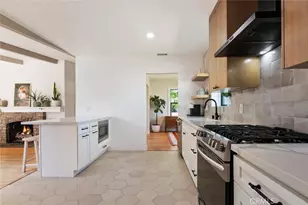 6554 Colbath Ave, Los Angeles, CA 91401 - Photo 11