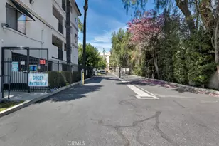 17735 Kinzie St, Northridge, CA 91325 - Photo 39