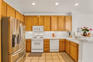 22754 Little Fall Ct, Saugus, CA 91350 - Photo 7