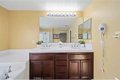 28521 Meadow Heights Court, Canyon Country, CA 91387 - Photo 27