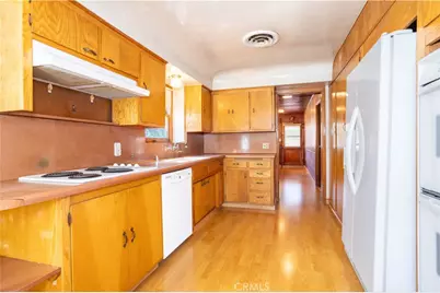 6909 Peach Avenue, Van Nuys, CA 91406 - Photo 11