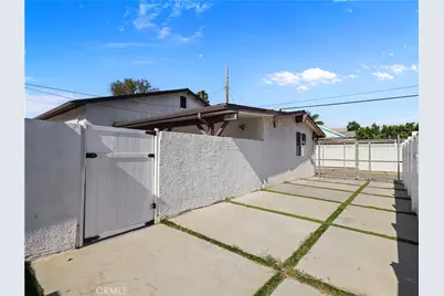 15801 Chatsworth, Granada Hills, CA 91344 - Photo 9