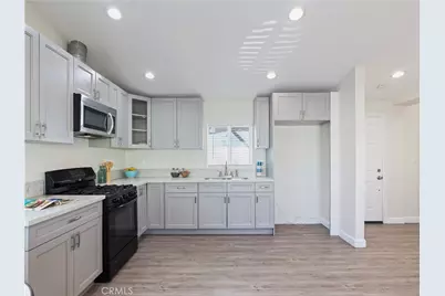 15801 Chatsworth, Granada Hills, CA 91344 - Photo 17