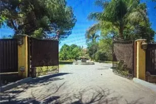 5717 Melvin Ave, Tarzana, CA 91356 - Photo 1