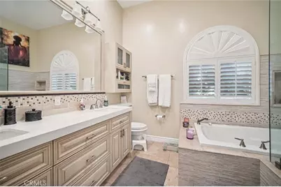 17401 Raymer Street, Sherwood Forest, CA 91325 - Photo 19