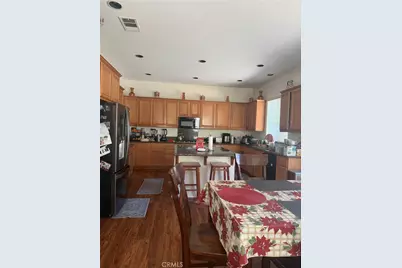 28512 Meadow Heights Court, Canyon Country, CA 91387 - Photo 11