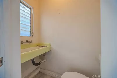 5709 E Beverly Boulevard, Los Angeles, CA 90022 - Photo 35