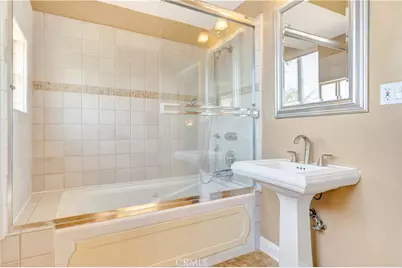 5102 Medina Road, Woodland Hills, CA 91364 - Photo 15