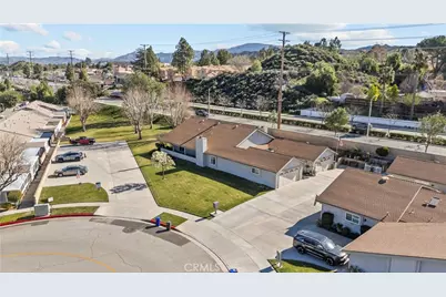 19002 Avenue Of The Oaks, Newhall, CA 91321 - Photo 29