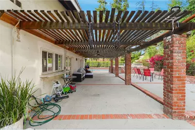 19122 Weston, Tarzana, CA 91356 - Photo 35