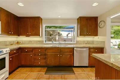 2217 Crescent Avenue, Montrose, CA 91020 - Photo 9