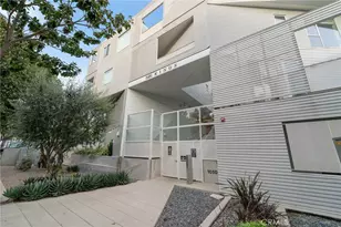 1030 N Kings Road, West Hollywood, CA 90069 - Photo 1