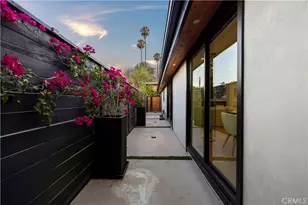 22263 Flanco, Woodland Hills, CA 91364 - Photo 29