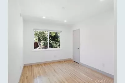 8581 Owensmouth, Canoga Park, CA 91304 - Photo 21