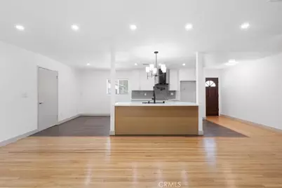 8581 Owensmouth, Canoga Park, CA 91304 - Photo 11