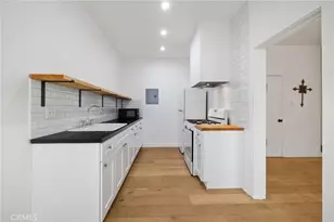 211 S Berendo St, Los Angeles, CA 90004 - Photo 11