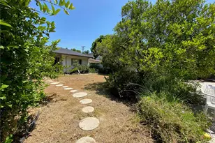 5323 Del Moreno Dr, Woodland Hills, CA 91364 - Photo 17