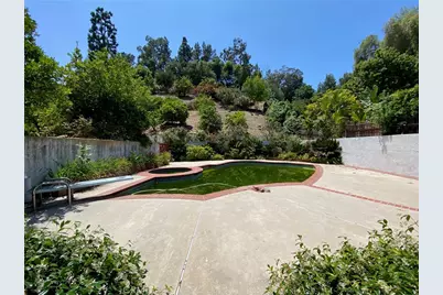 5323 Del Moreno Drive, Woodland Hills, CA 91364 - Photo 9