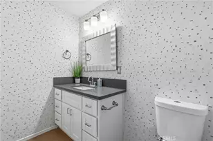 5500 Blanco Ave, Woodland Hills, CA 91367 - Photo 17