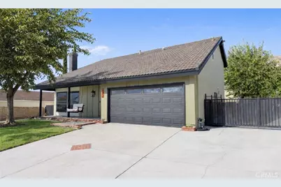 28975 Lotusgarden Dr, Canyon Country, CA 91387 - Photo 3