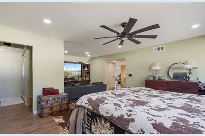 28975 Lotusgarden Dr, Canyon Country, CA 91387 - Photo 25