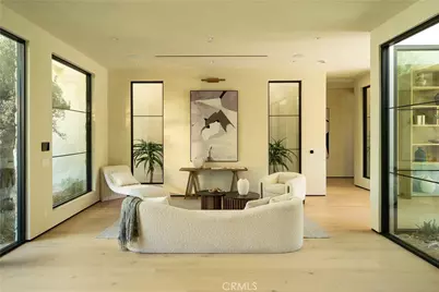 23340 Collins, Woodland Hills, CA 91367 - Photo 15