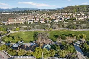 22505 Breakwater, Saugus, CA 91350 - Photo 57