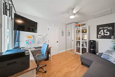 27834 Parkvale Drive, Saugus, CA 91350 - Photo 33