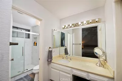 5711 Owensmouth #107, Woodland Hills, CA 91367 - Photo 13
