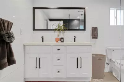 16411 Magellan, Huntington Beach, CA 92647 - Photo 29