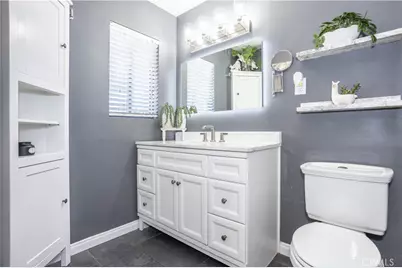 8006 Zelzah, Reseda, CA 91335 - Photo 7