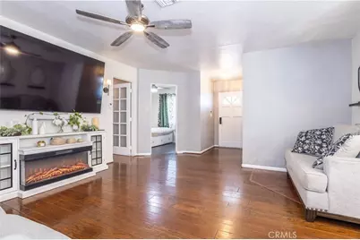 8006 Zelzah, Reseda, CA 91335 - Photo 9