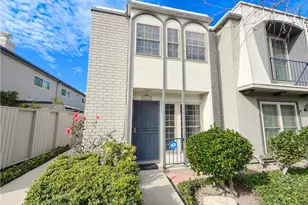 22131 Oxnard St, Woodland Hills, CA 91367 - Photo 1