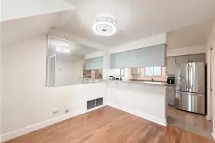 22131 Oxnard St, Woodland Hills, CA 91367 - Photo 7