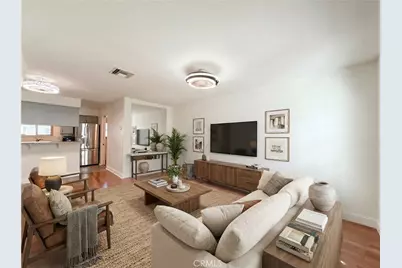 22131 Oxnard Street, Woodland Hills, CA 91367 - Photo 3