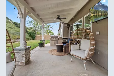 28532 Agajanian, Saugus, CA 91390 - Photo 31