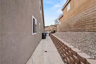 28532 Agajanian, Saugus, CA 91390 - Photo 35