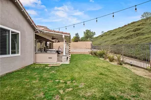 28532 Agajanian, Saugus, CA 91390 - Photo 35