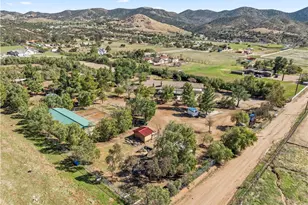 35728 Beauty Vista Ln, Agua Dulce, CA 91390 - Photo 11