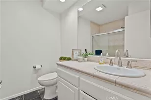 21551 Burbank, Woodland Hills, CA 91367 - Photo 27