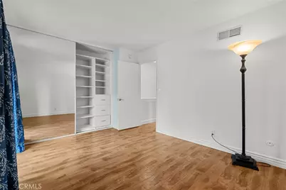 21551 Burbank #96, Woodland Hills, CA 91367 - Photo 23