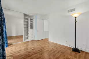 21551 Burbank, Woodland Hills, CA 91367 - Photo 23