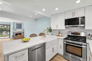 21551 Burbank, Woodland Hills, CA 91367 - Photo 9