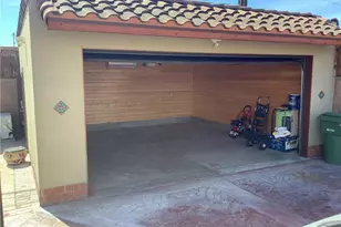 730 W 109th, Los Angeles, CA 90044 - Photo 9