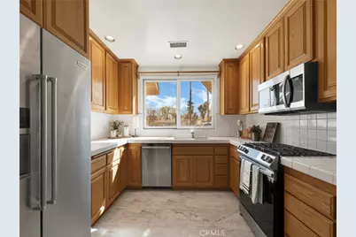 18915 Liggett, Northridge, CA 91324 - Photo 9