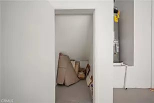 19018 Sherman Way, Reseda, CA 91335 - Photo 25