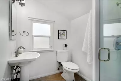 22029 Mulholland Way, Woodland Hills, CA 91364 - Photo 19