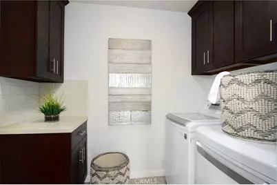 22029 Mulholland Way, Woodland Hills, CA 91364 - Photo 13